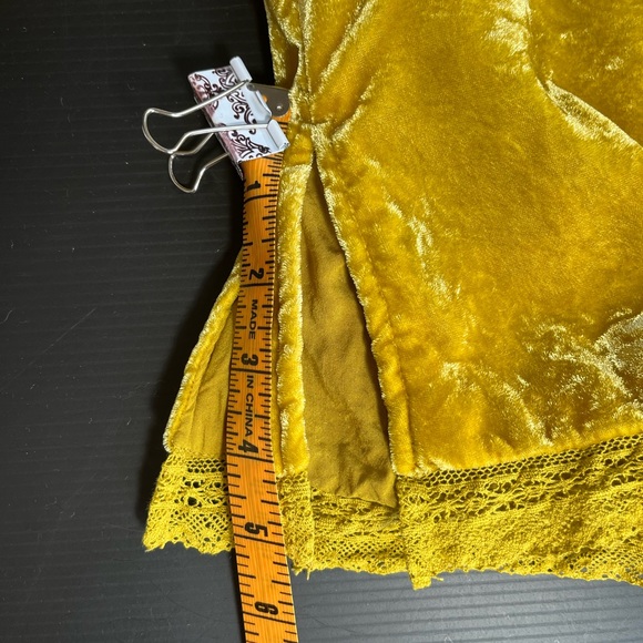 FREE PEOPLE GOLD VELVET OVERSIZED BED JACKET SIZE XS - Picture 15 of 16